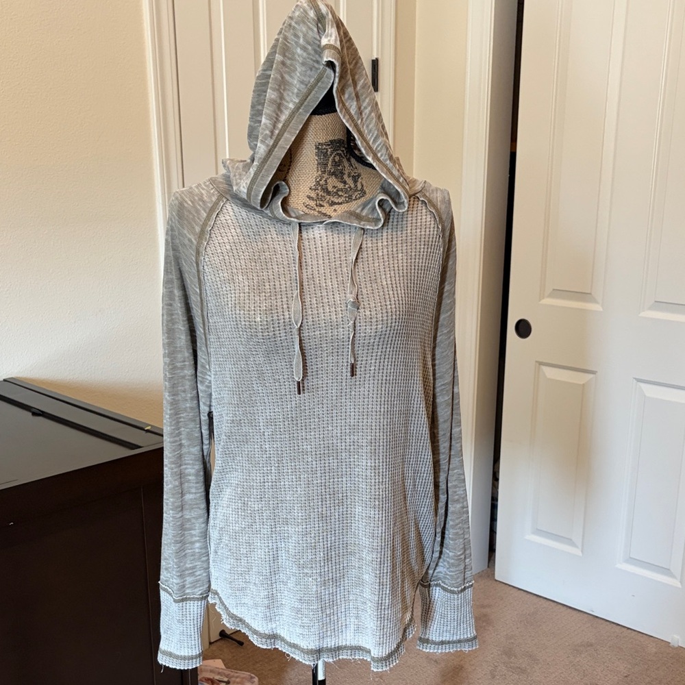 Lightweight long sleeve top